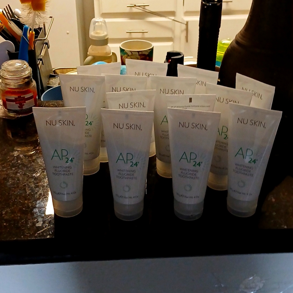 NU skin Ap 24 whitening Fluoride Toothpaste